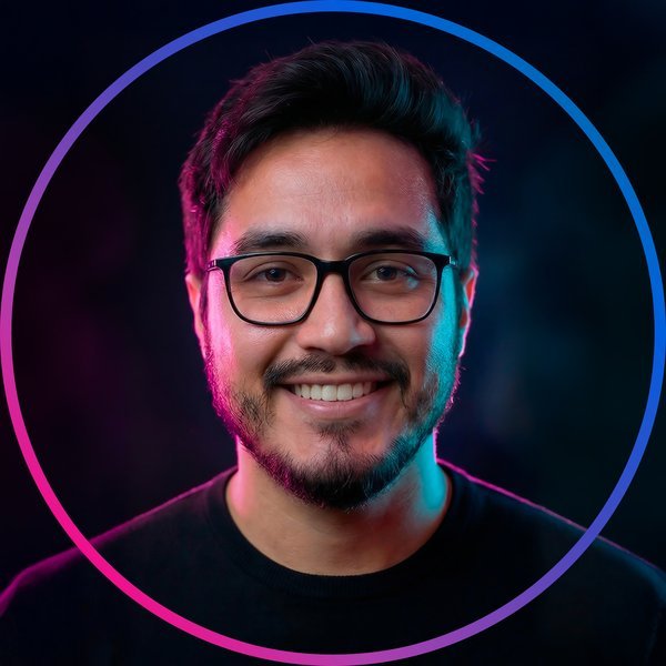 Retrato de Falconi con iluminación cian y magenta